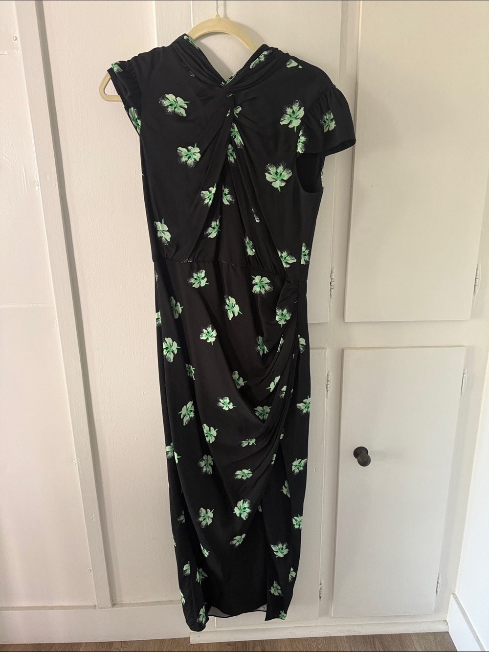 SELF PORTRAIT Black Floral Twist-Detail Maxi Dress - Green Floral